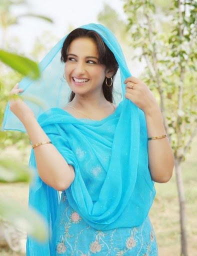 Cute Wallpapers and Photos Divya Dutta in Sky Blue Salwar Kamez
